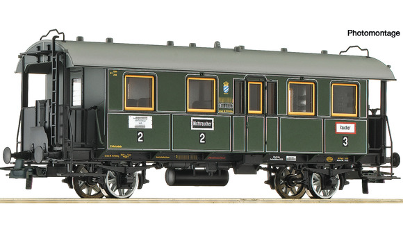 Passenger car 2nd/3rd class type BCi-bay10<br /><a href='images/pictures/Roco/243020.jpg' target='_blank'>Full size image</a>